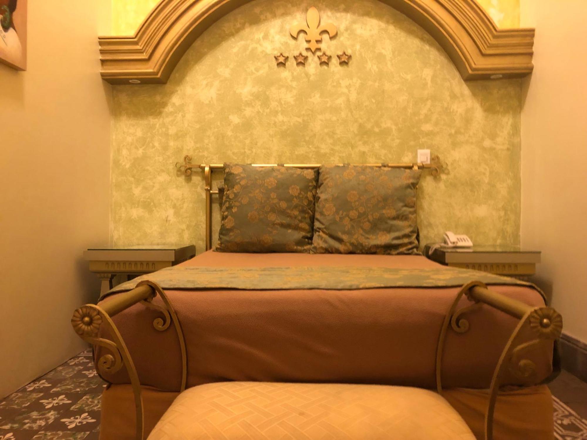 Hotel Elena 4*